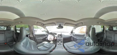 2016 Volvo Xc60 T5 Premier из США, поврежденный, VIN YV4612RK6G2785501